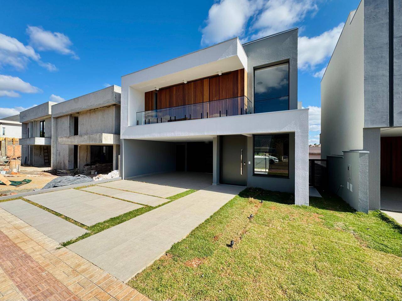 #6765 - Casa em condomínio para Venda em Londrina - PR