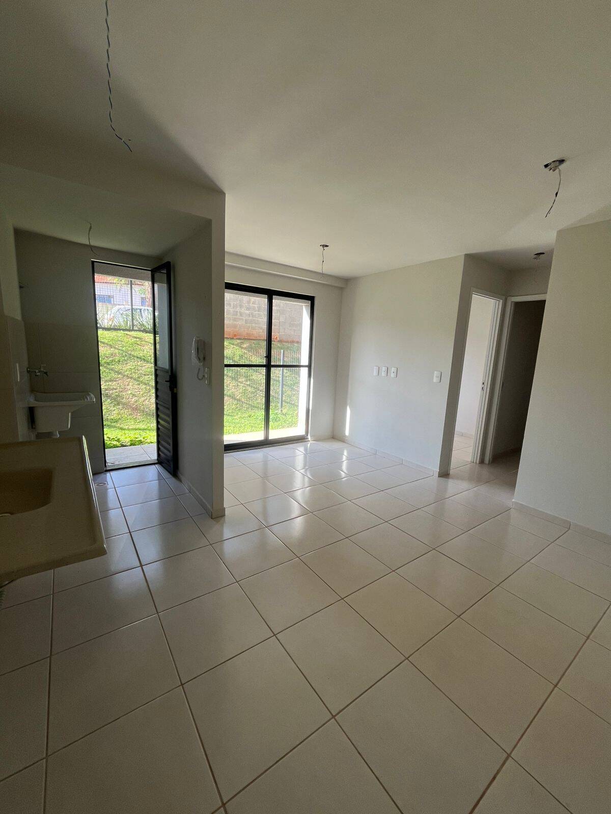 #6825 - Apartamento para Venda em Cambé - PR
