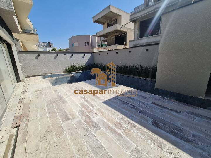 Maravilhoso sobrado espaço cerâmica com 360m², piscina, elevador e 10 vagas
