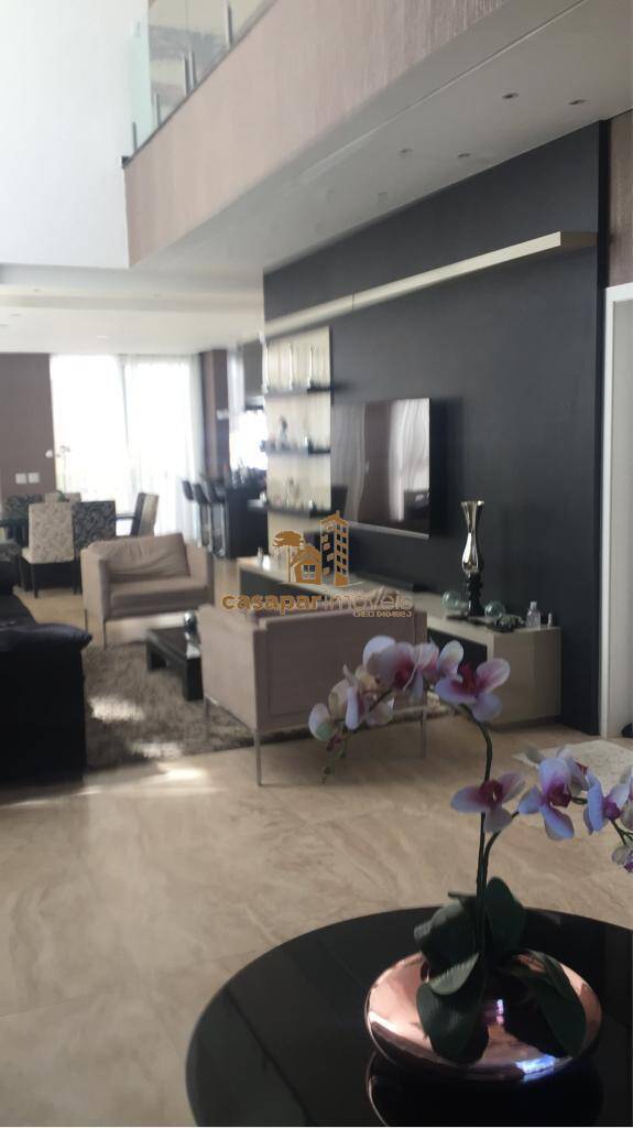 Lindo sobrado em condomínio fechado com 420m², 3 suítes com piscina