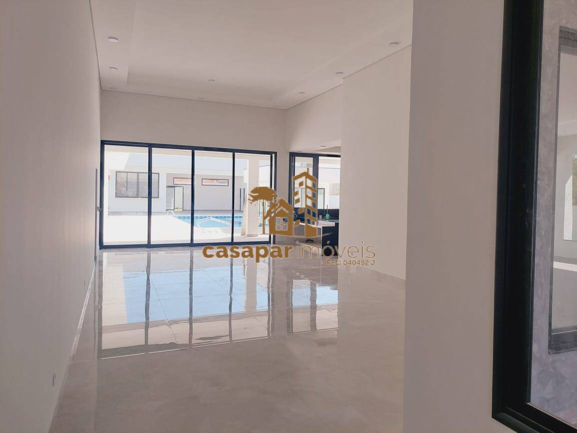 Casa em Condomínio Fechado em Itú com 470m², 4 Suítes e Estuda Permuta