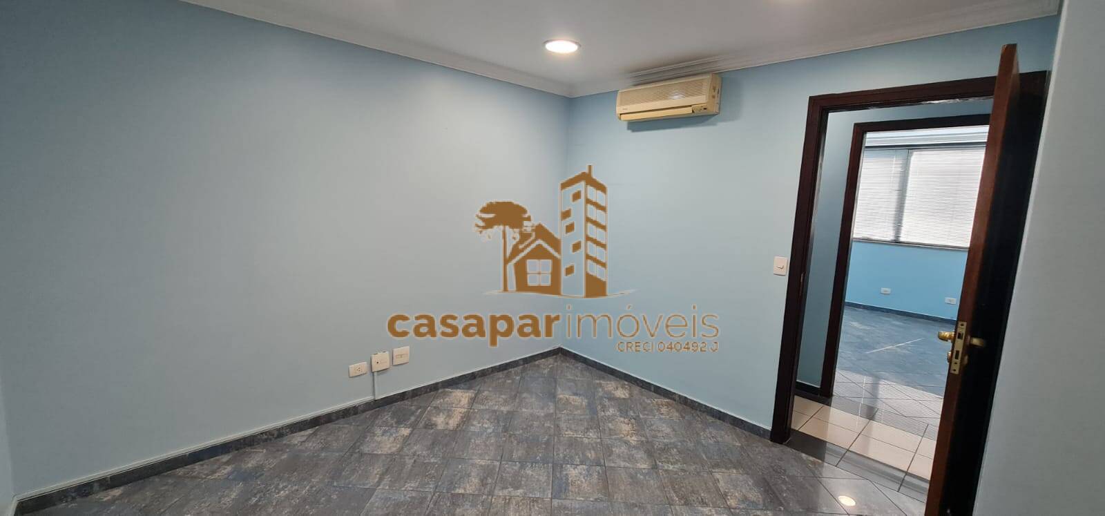 Excelente Sala Comercial à Venda com 69,50m², Proximo ao Centro