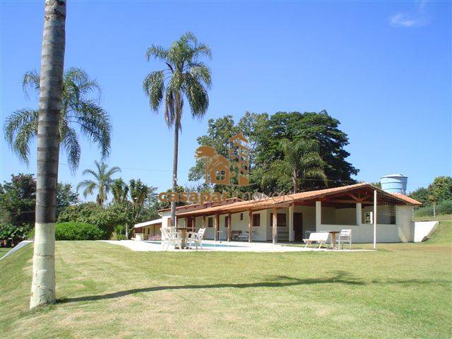Sitio à Venda em Atibaia com 26.000m², com Piscina, Espaço Gourmet e Lazer