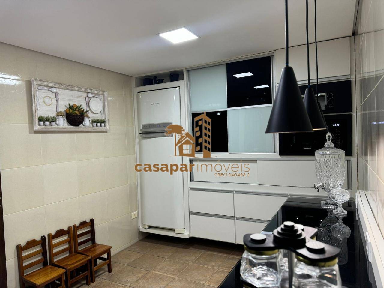Sobrado à Venda com 500m², 3 Dormitórios com Piscina e Espaço Gourmet