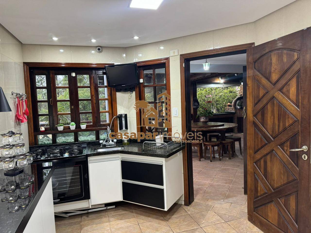 Sobrado à Venda com 500m², 3 Dormitórios com Piscina e Espaço Gourmet
