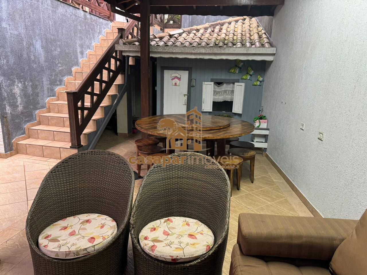 Sobrado à Venda com 500m², 3 Dormitórios com Piscina e Espaço Gourmet