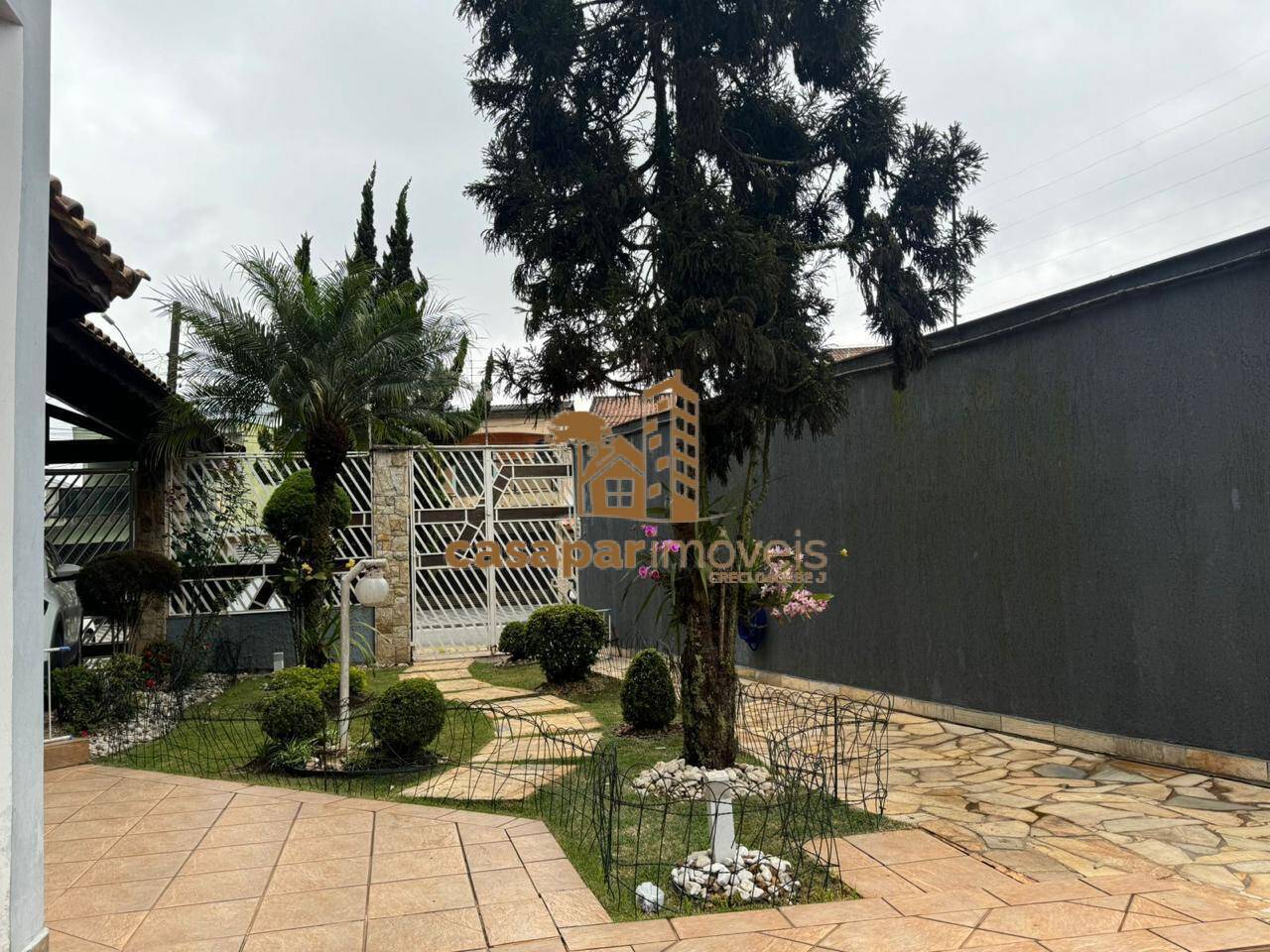 Sobrado à Venda com 500m², 3 Dormitórios com Piscina e Espaço Gourmet