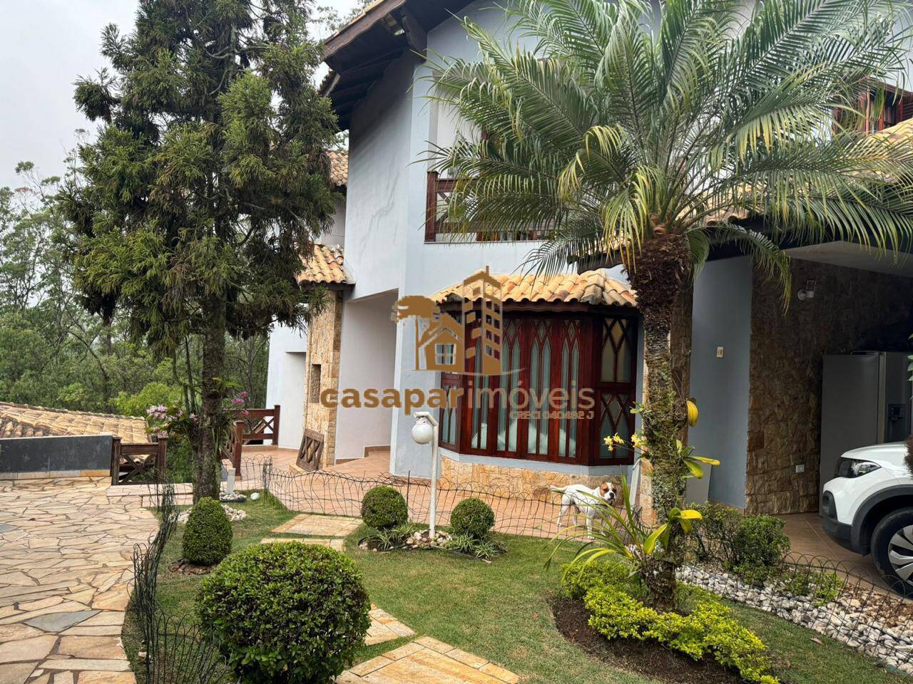 Sobrado à Venda com 500m², 3 Dormitórios com Piscina e Espaço Gourmet