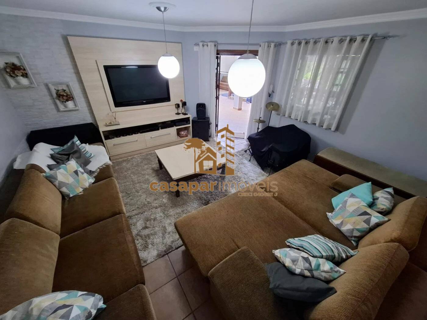 Sobrado à Venda com 500m², 3 Dormitórios com Piscina e Espaço Gourmet