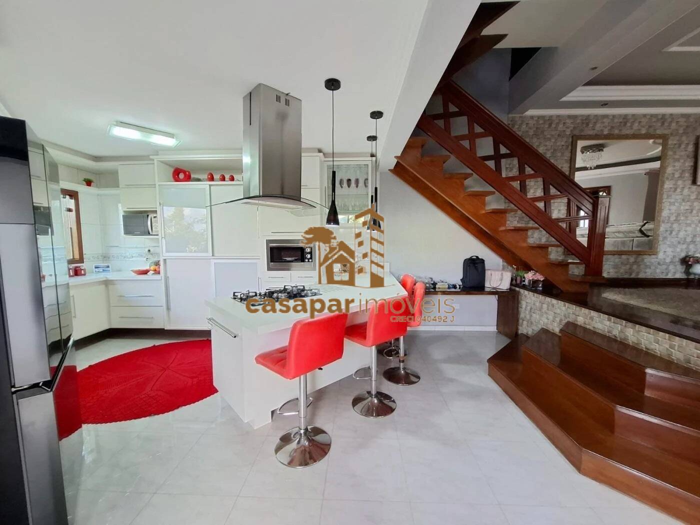 Sobrado à Venda com 500m², 3 Dormitórios com Piscina e Espaço Gourmet