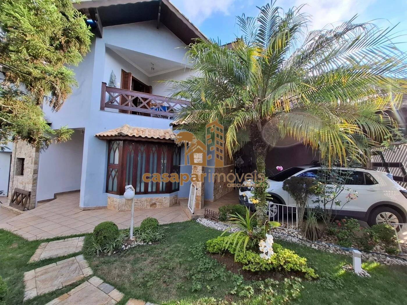 Sobrado à Venda com 500m², 3 Dormitórios com Piscina e Espaço Gourmet