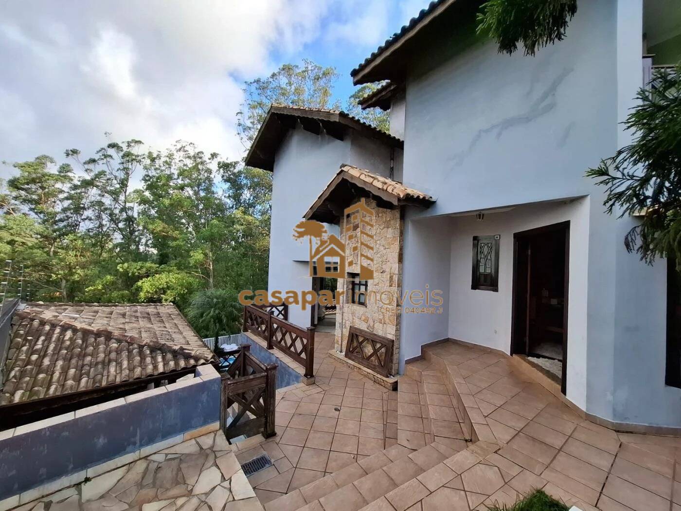 Sobrado à Venda com 500m², 3 Dormitórios com Piscina e Espaço Gourmet