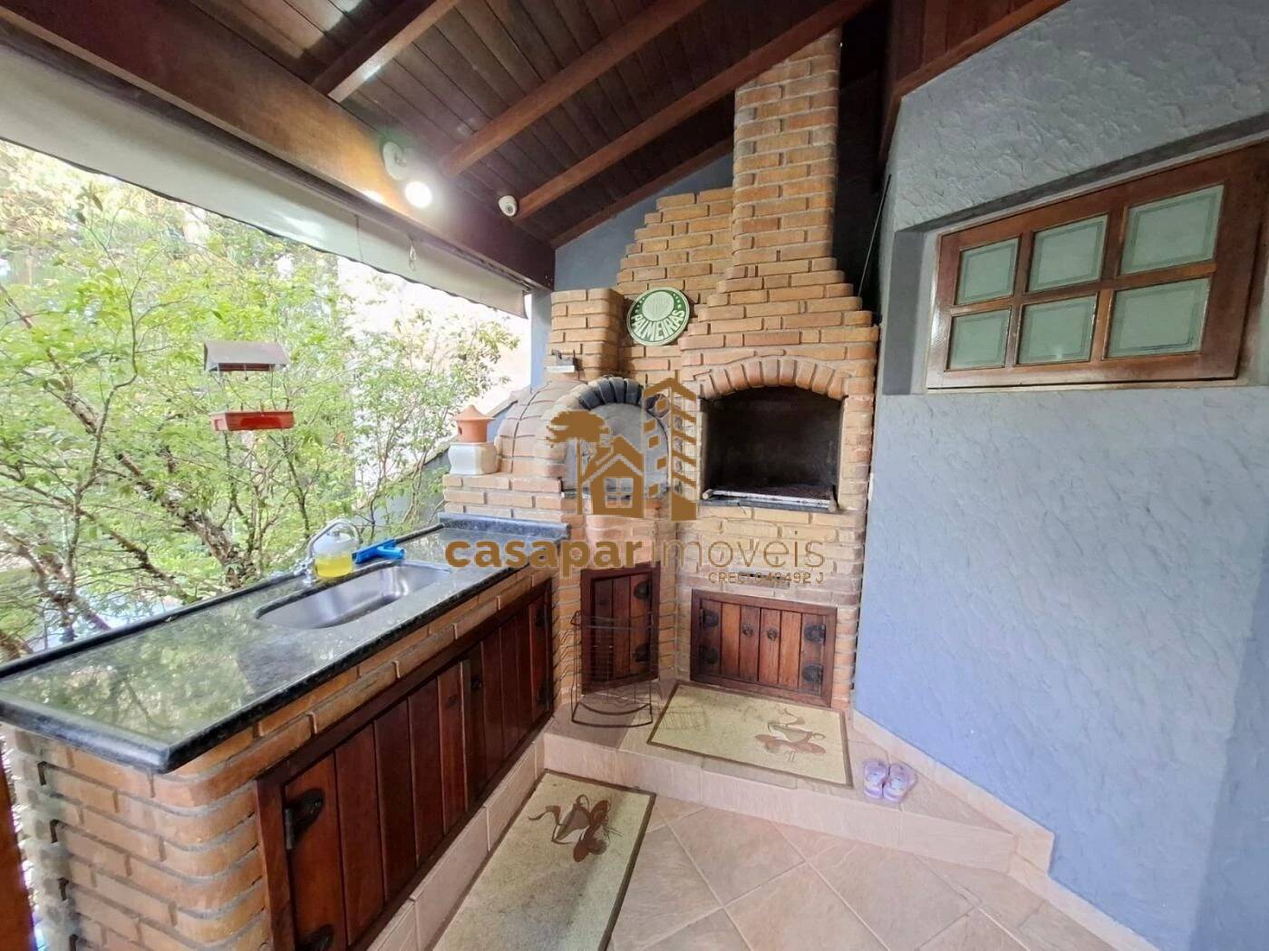 Sobrado à Venda com 500m², 3 Dormitórios com Piscina e Espaço Gourmet