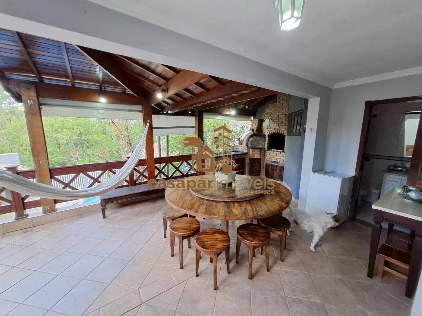 Sobrado à Venda com 500m², 3 Dormitórios com Piscina e Espaço Gourmet