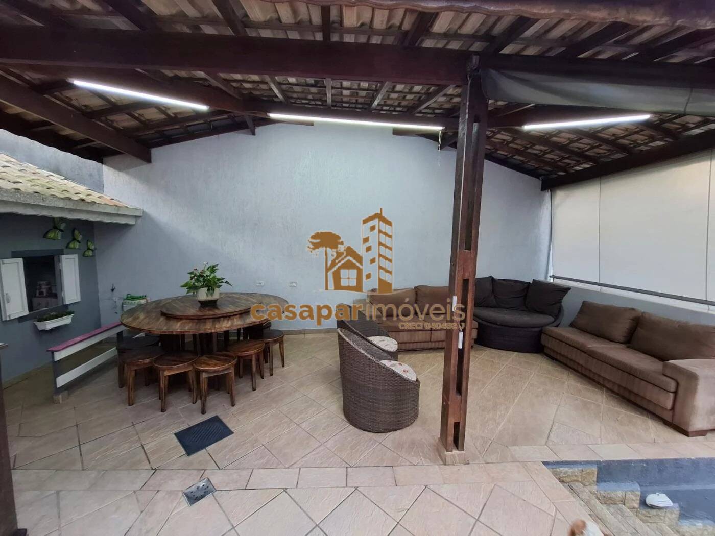 Sobrado à Venda com 500m², 3 Dormitórios com Piscina e Espaço Gourmet