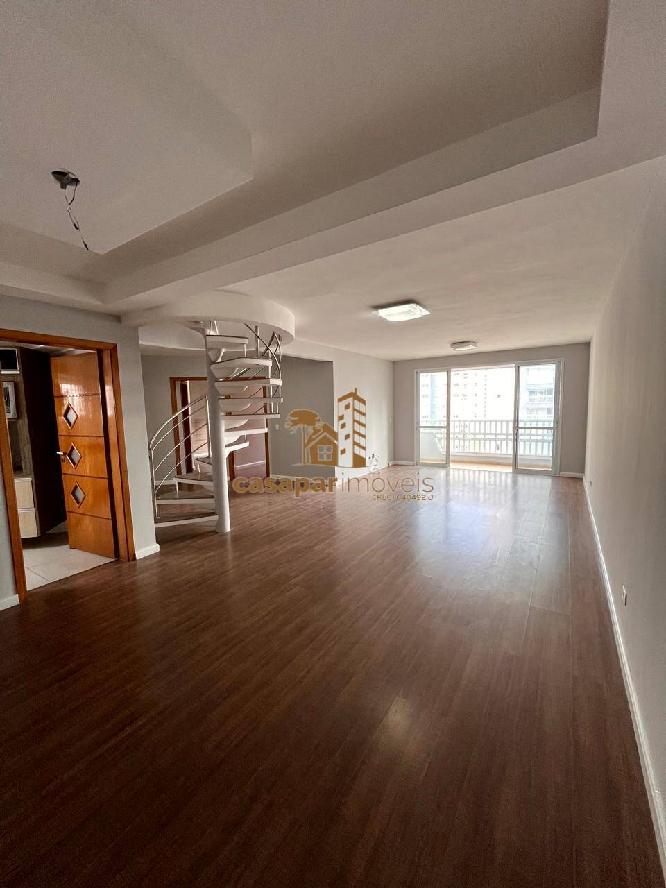 Cobertura Duplex à Venda e Vaga no Centro, 246,60m² com 3 Dormitórios e