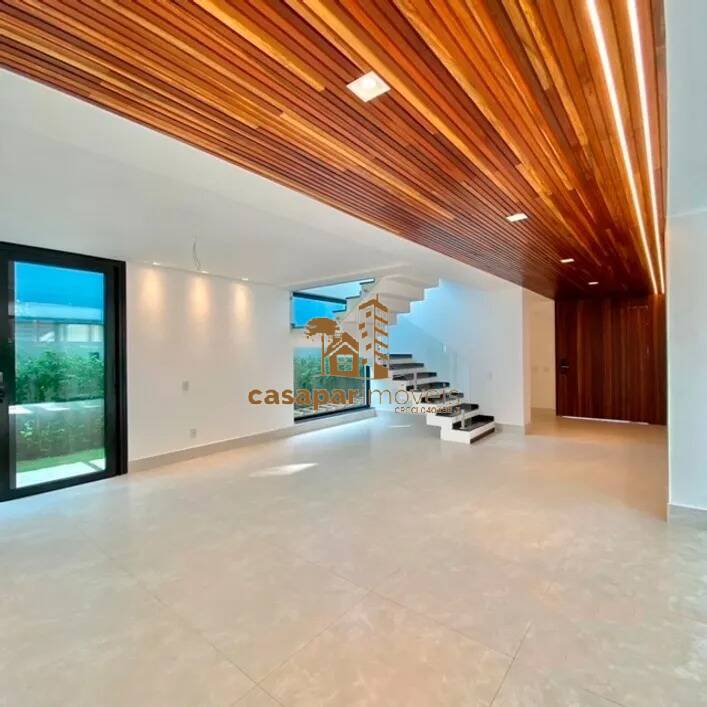 Casa à Venda em Condomínio fechado, 400m² com 4 Suítes no Swiss Park