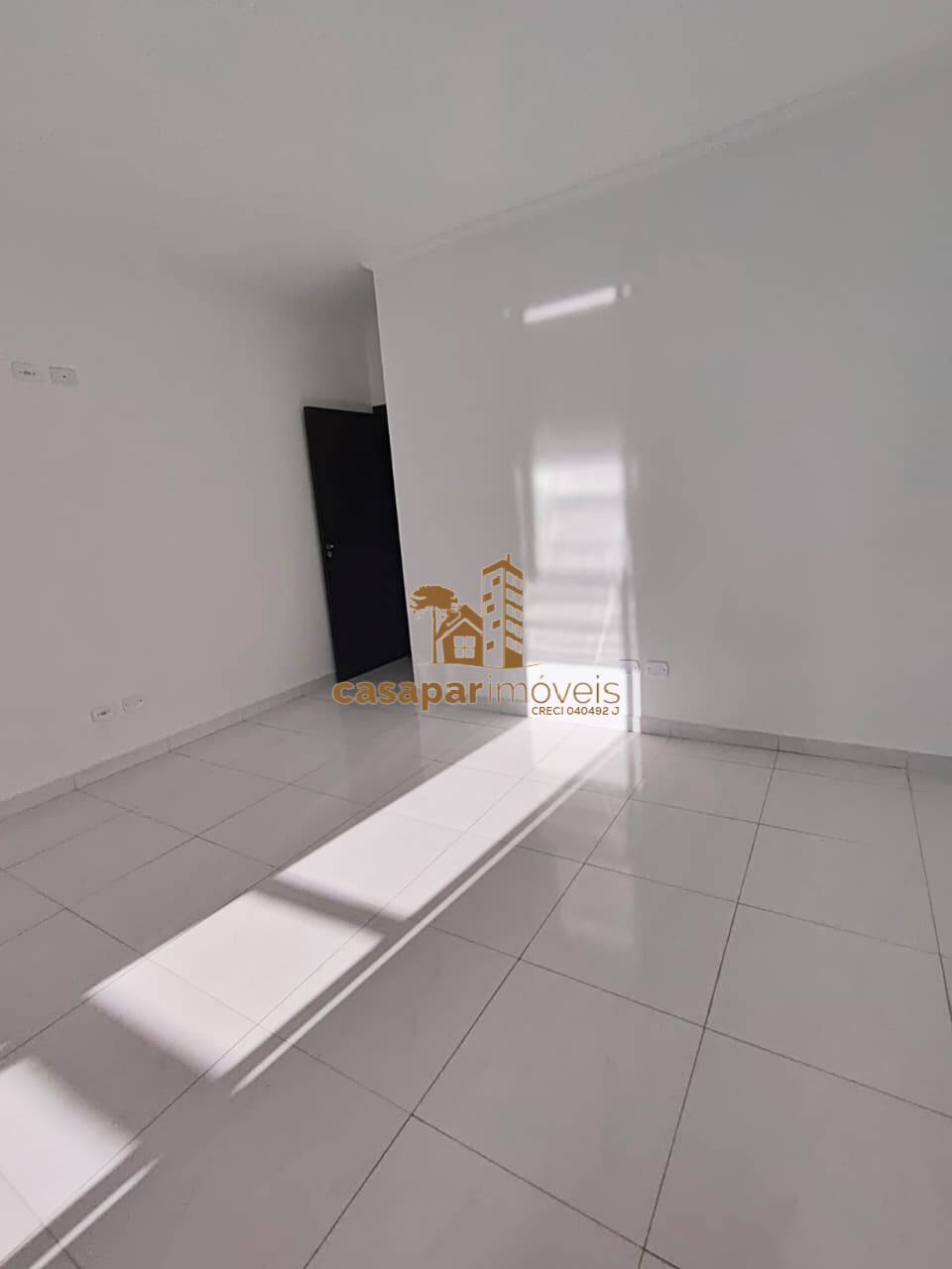 Sobrado à Venda com 230m² no Campestre, 3 Dormitórios e Estuda Permuta