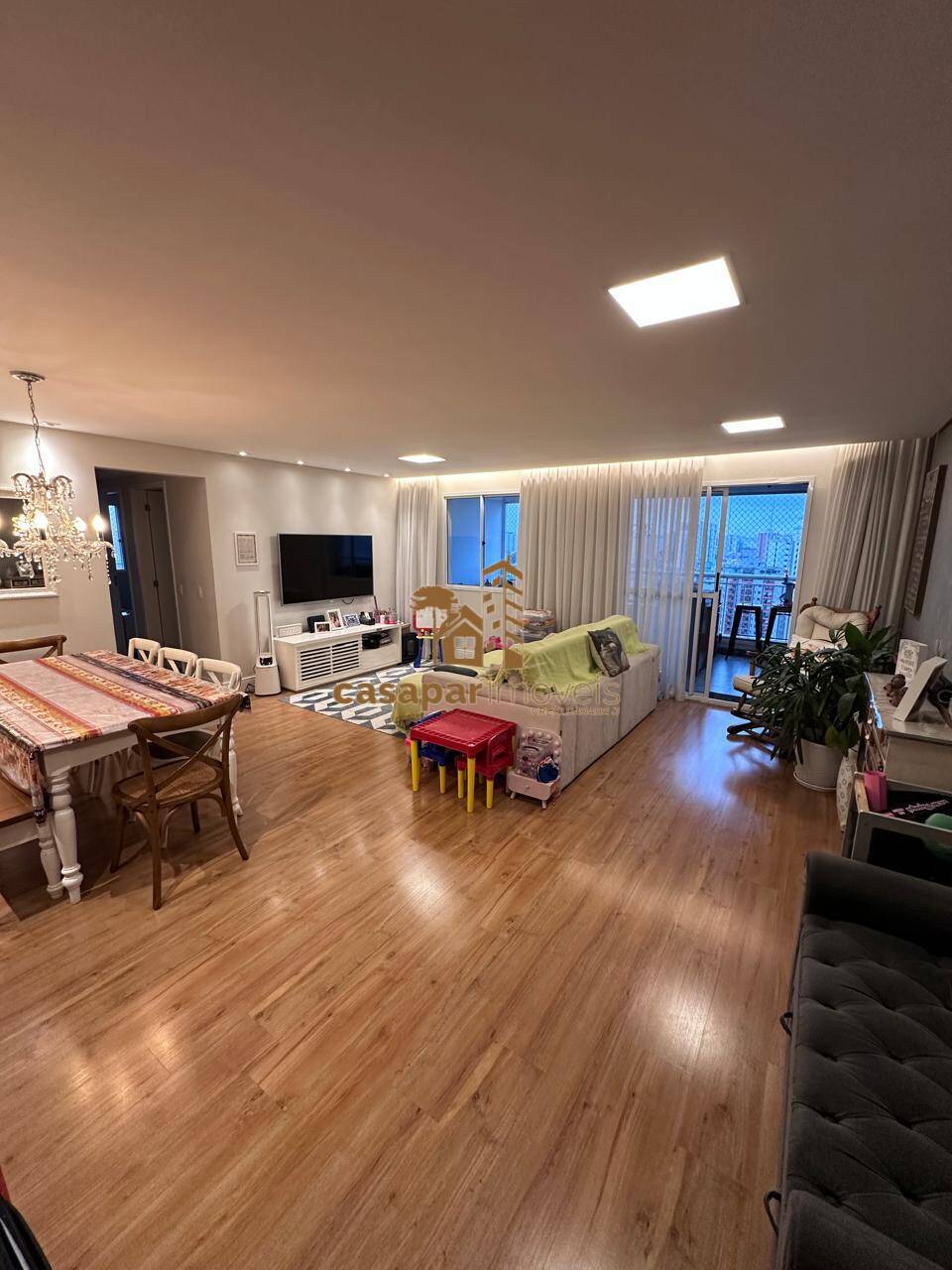 Apartamento à Venda com 115m², 3 Dormitórios com 2 Vagas no Valparaiso