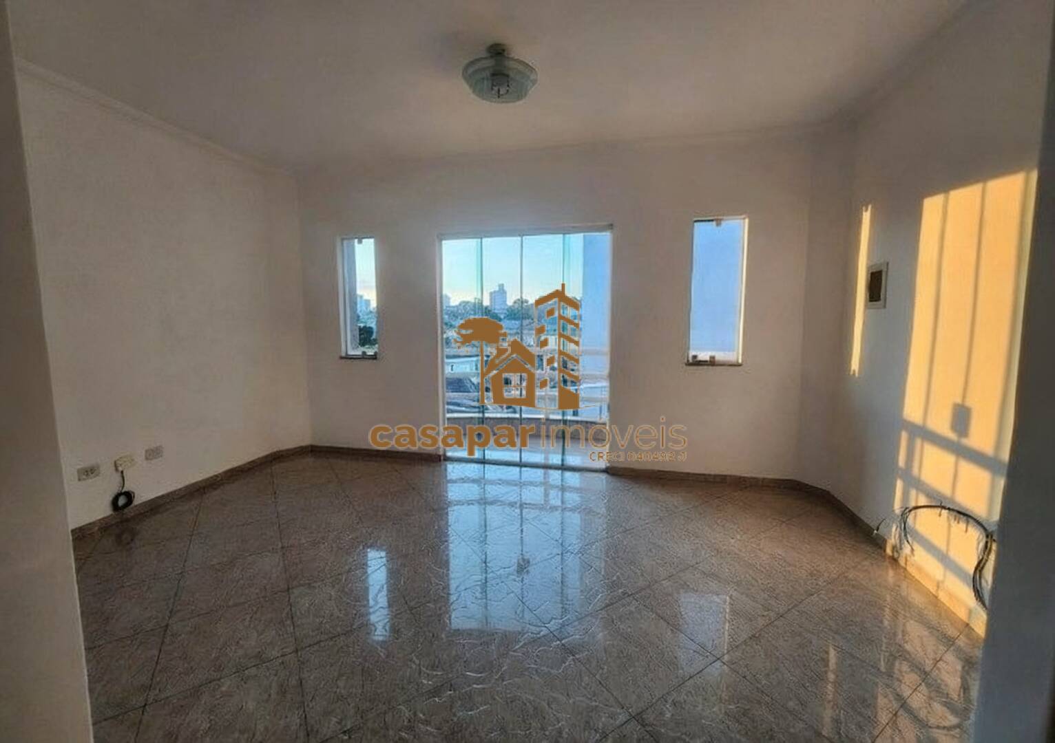 Sobrado à Venda em Condomínio com 160m², 3 Dormitórios no Baeta Neves