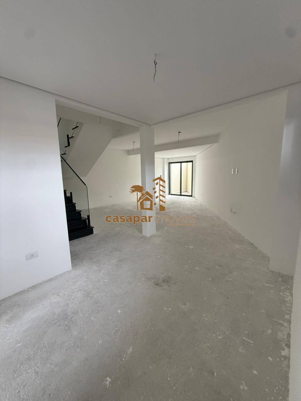 Sobrado à Venda com 185m², 3 dormitórios (2 suítes com sacada) no Olímpico