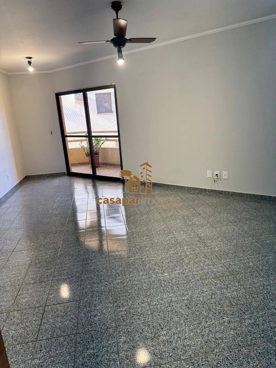 Apartamento para locação no Ouro Verde, 125m² com 3 dormitórios e 2 vagas