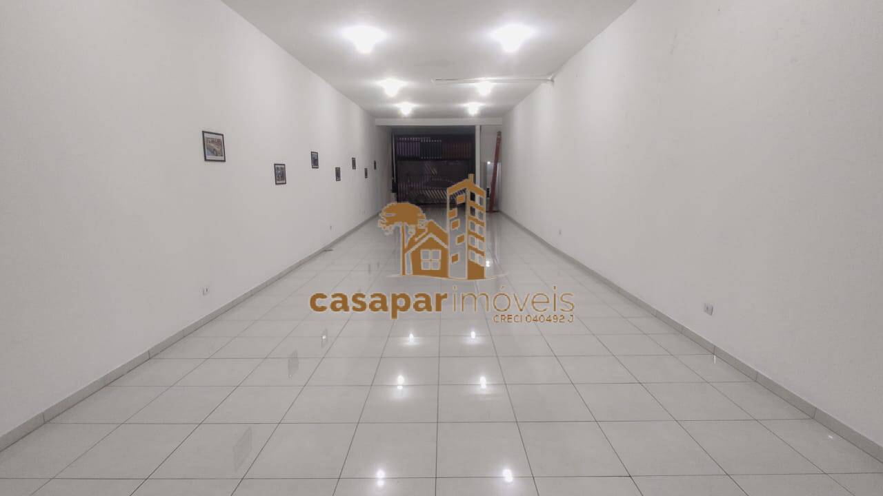 Sobrado com salão à venda com 230m², 2 quartos e estuda permuta